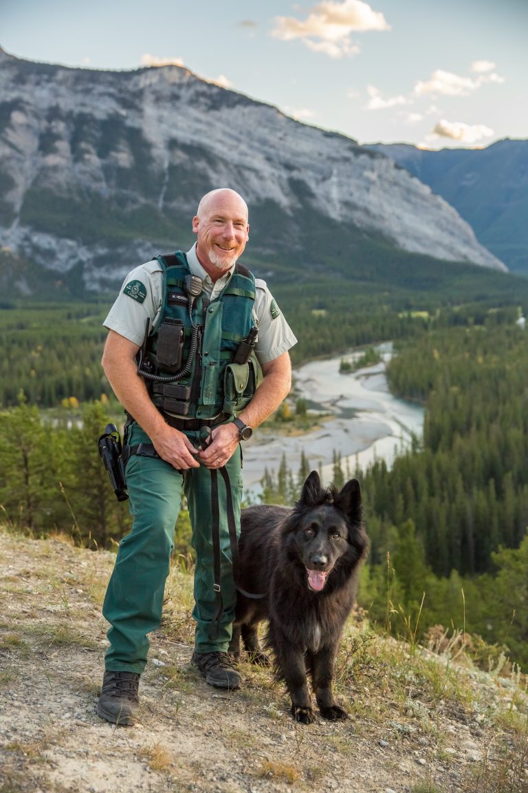 parks-canada-warden-and-dog-handler-to-the-rescue-blue-line